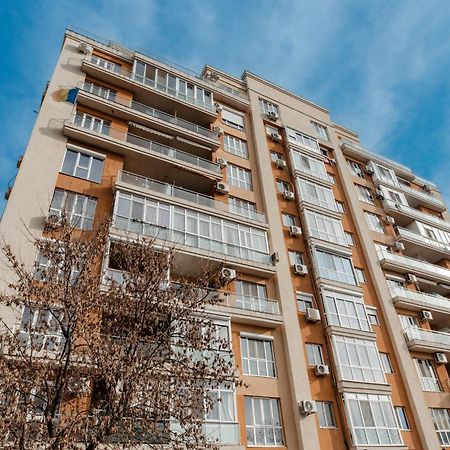 Penthouse View Aeroport Iasi Apartment Luaran gambar