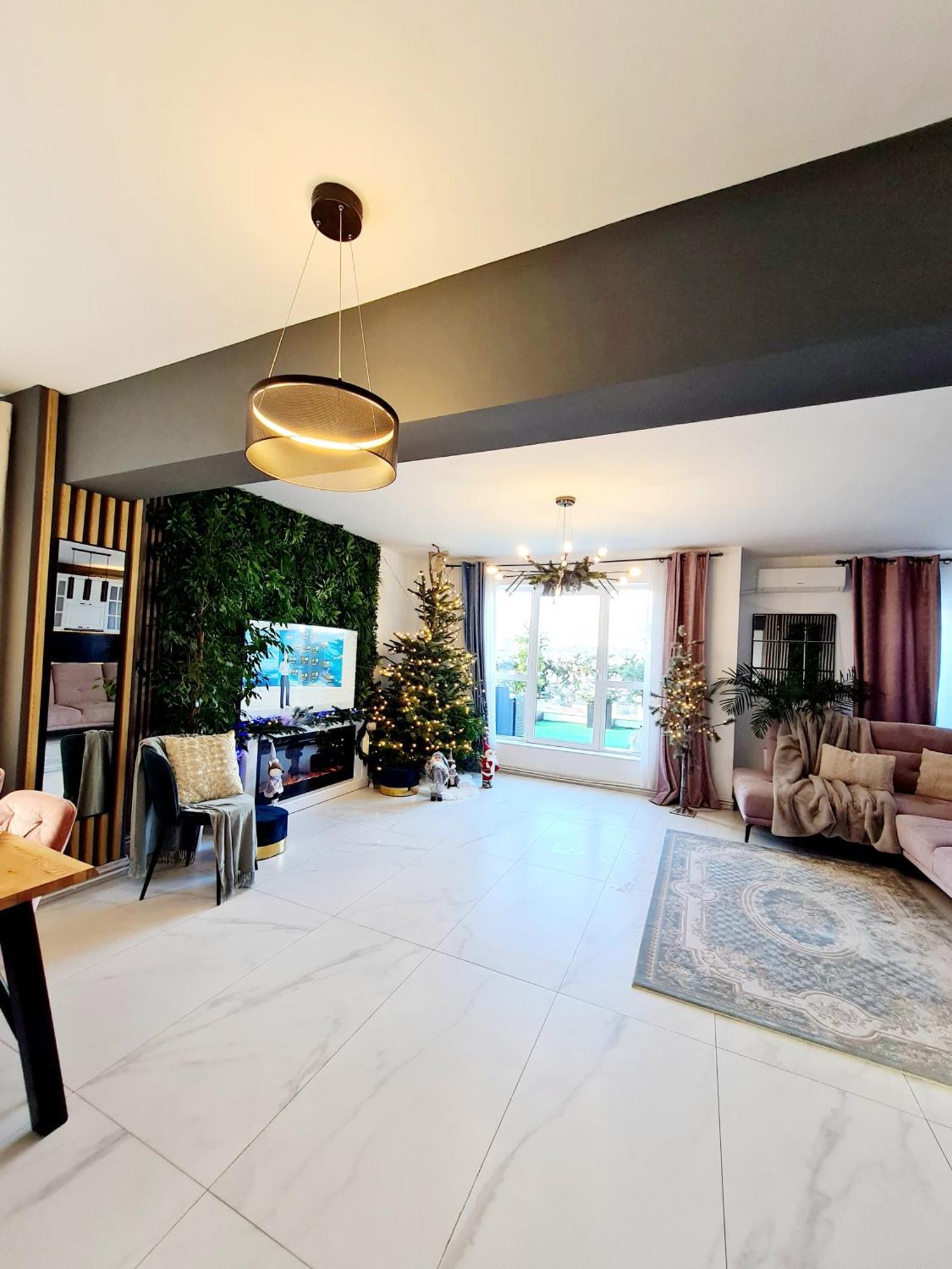 Penthouse View Aeroport Iasi Apartment Luaran gambar