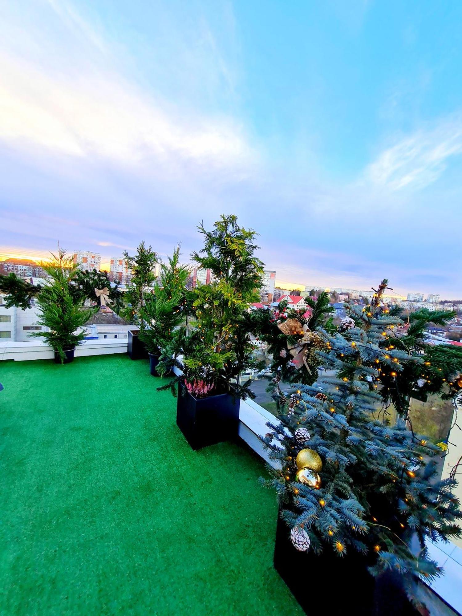 Penthouse View Aeroport Iasi Apartment Luaran gambar