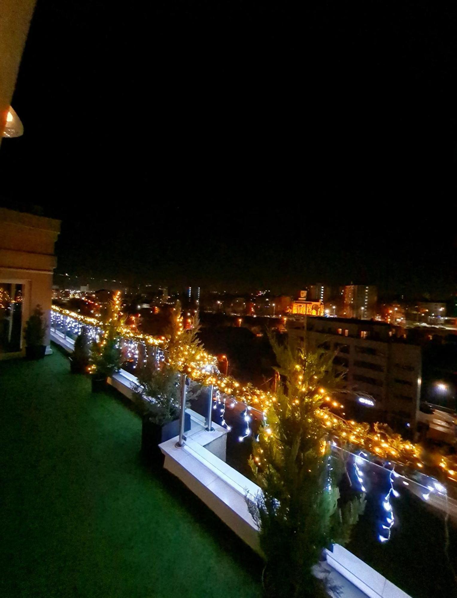 Penthouse View Aeroport Iasi Apartment Luaran gambar
