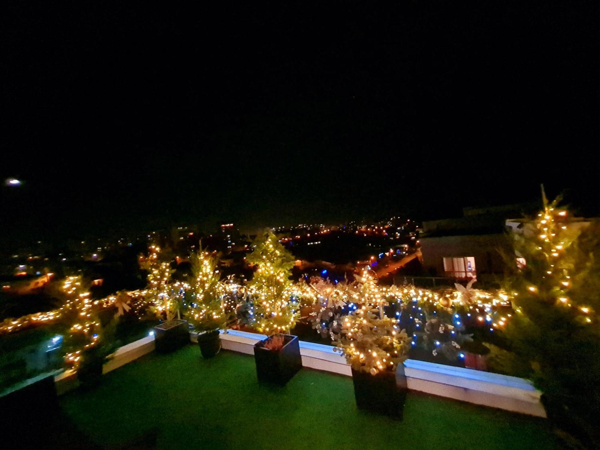 Penthouse View Aeroport Iasi Apartment Luaran gambar