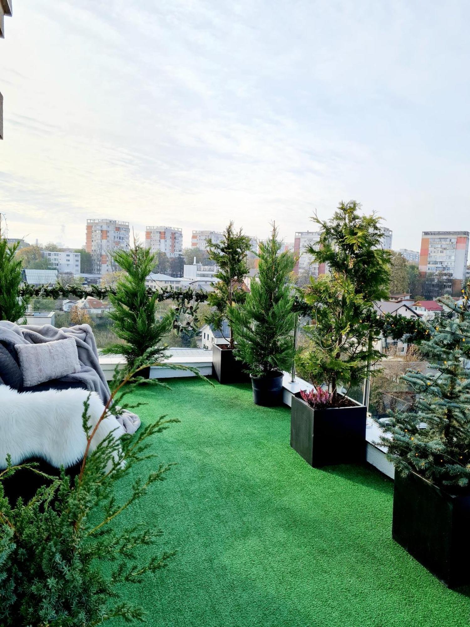 Penthouse View Aeroport Iasi Apartment Luaran gambar