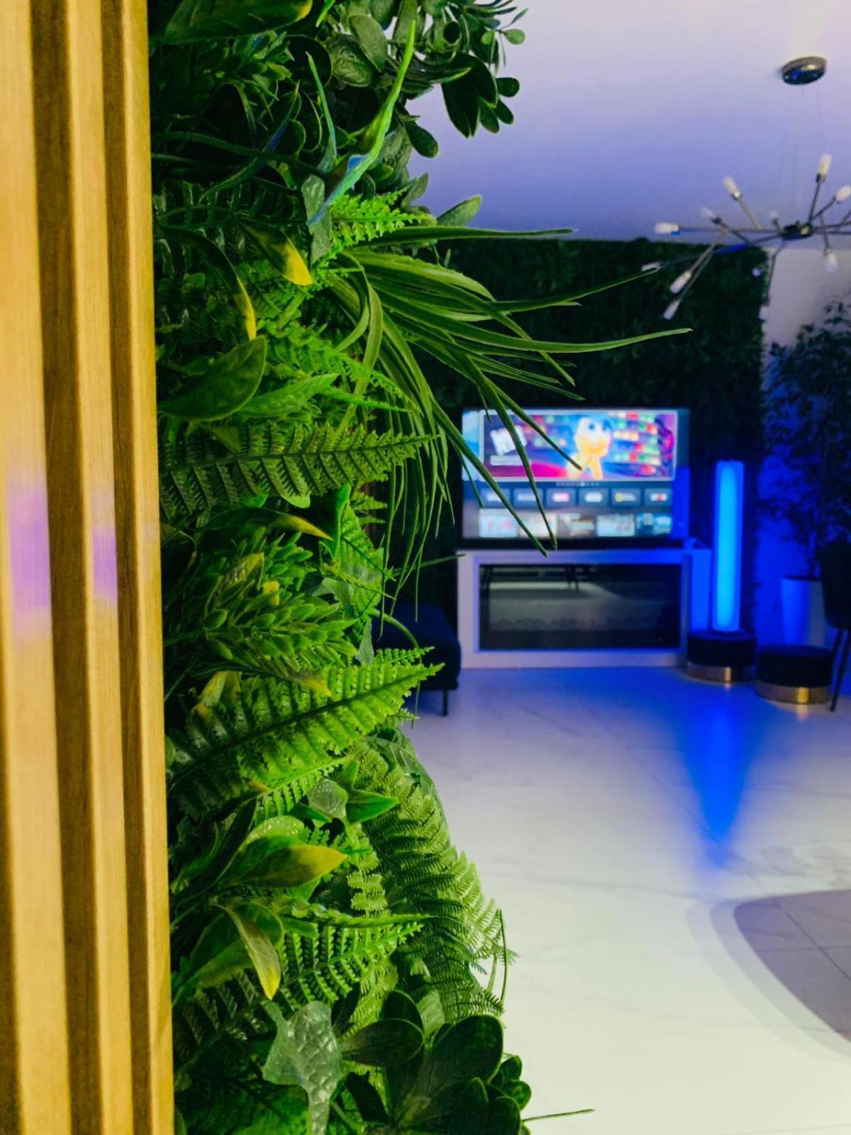Penthouse View Aeroport Iasi Apartment Luaran gambar